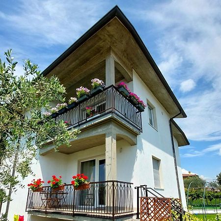 Villa Dolcitalia Tra Gardaland E Le Terme Di Cola Lazise Exterior photo