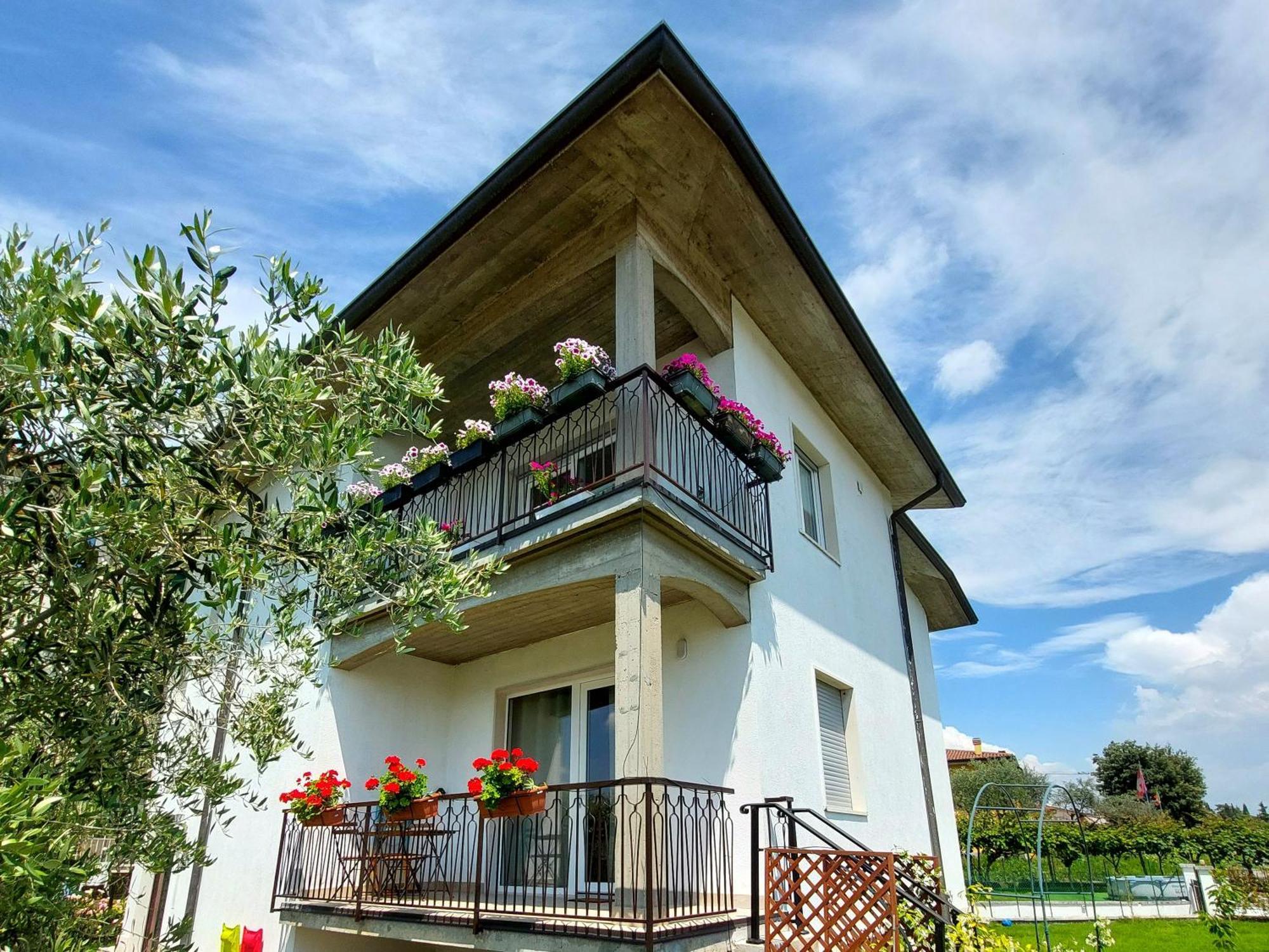 Villa Dolcitalia Tra Gardaland E Le Terme Di Cola Lazise Exterior photo